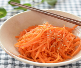 レンジで簡単 液体塩こうじで人参のナムル