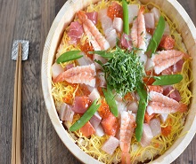 体塩こうじでマグロ風彩り海鮮ちらし寿司