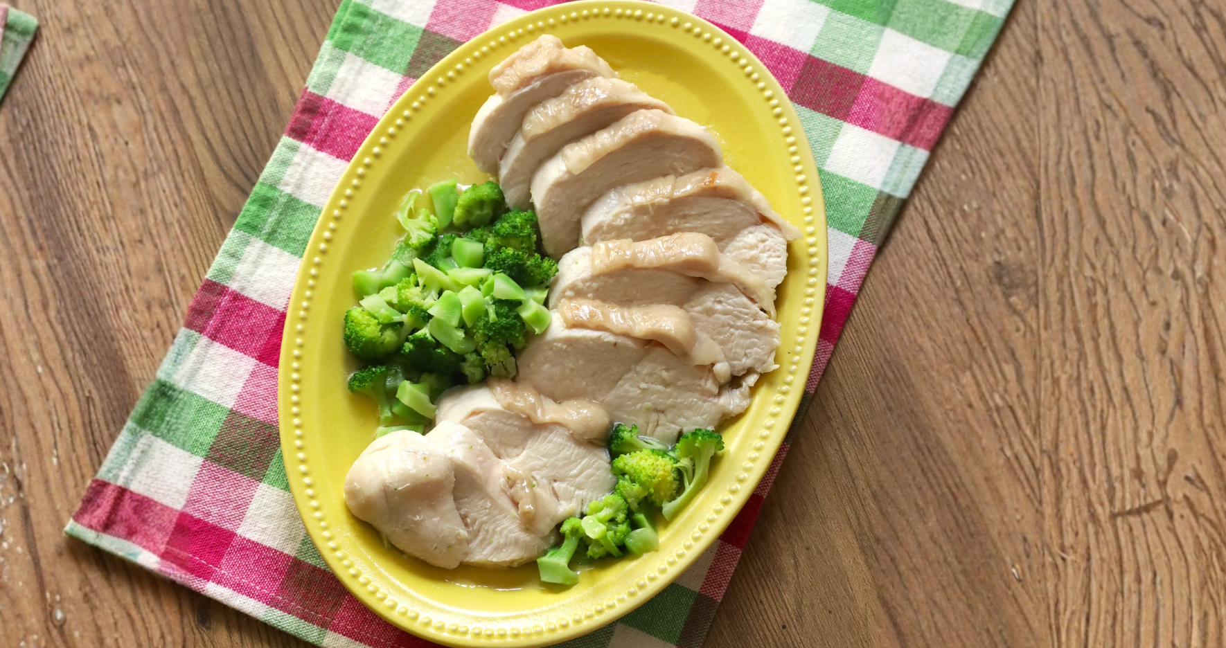 鶏むね肉とブロッコリーのヘルシーレンジ煮