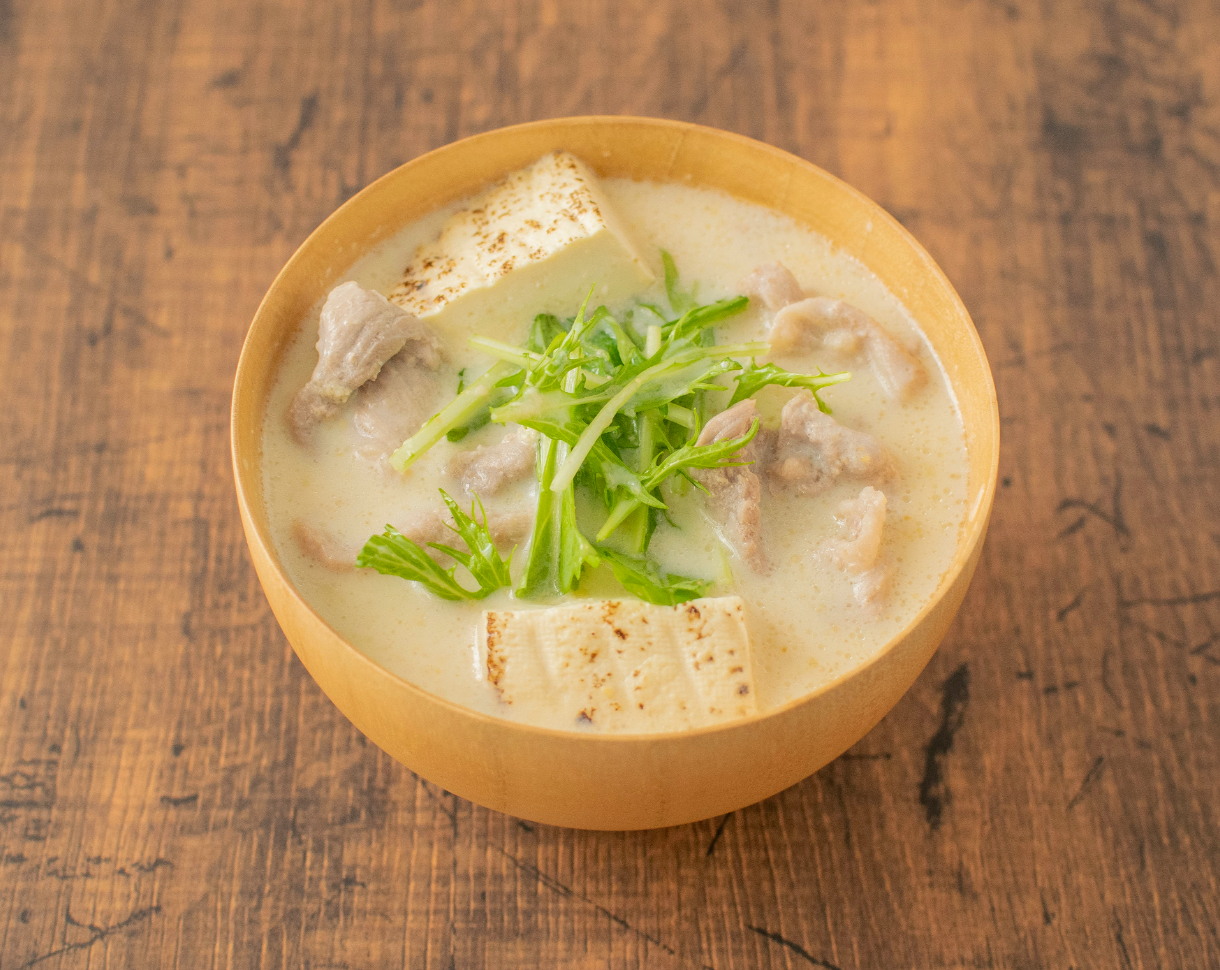 豚肉と焼き豆腐のごま豆乳みそ汁