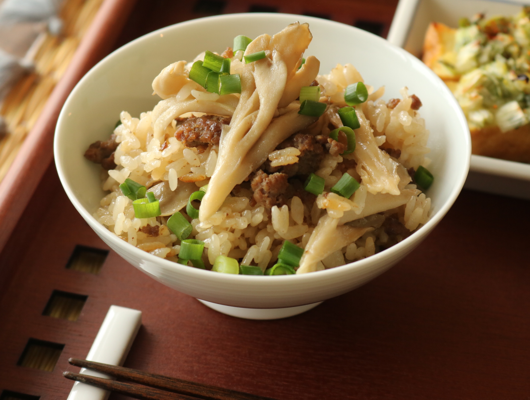 牛ひき肉と舞茸の炊き込みご飯