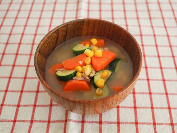 1/3日分の野菜が摂れる♪彩りおみそ汁
