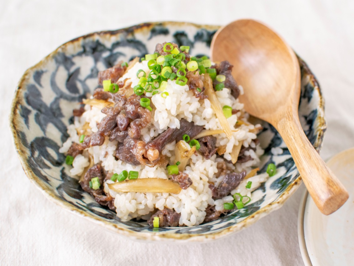 焦がしごぼうと塩こうじ牛しぐれご飯☀