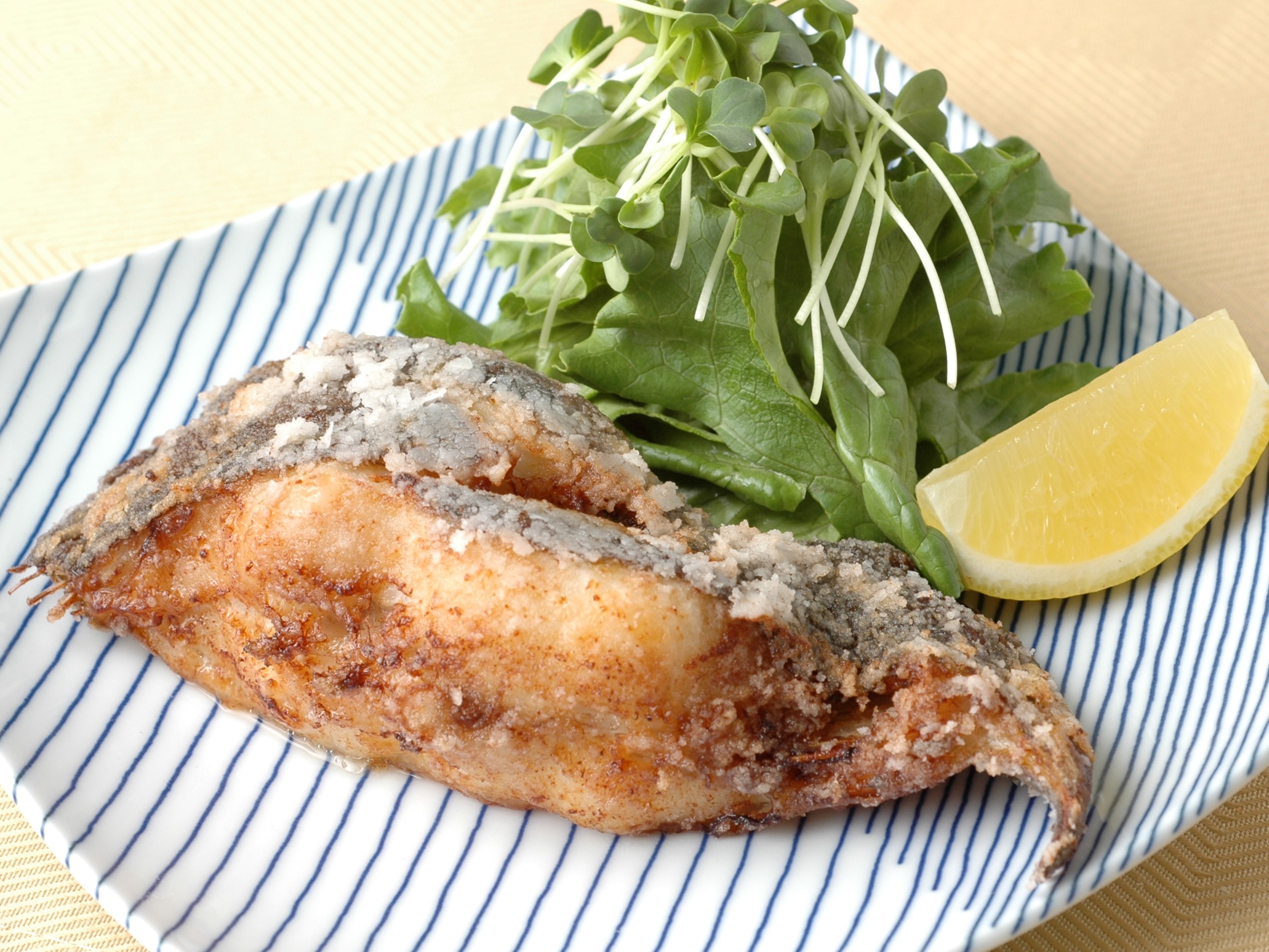 液体塩こうじで簡単 カレイのから揚げ おみそならハナマルキ