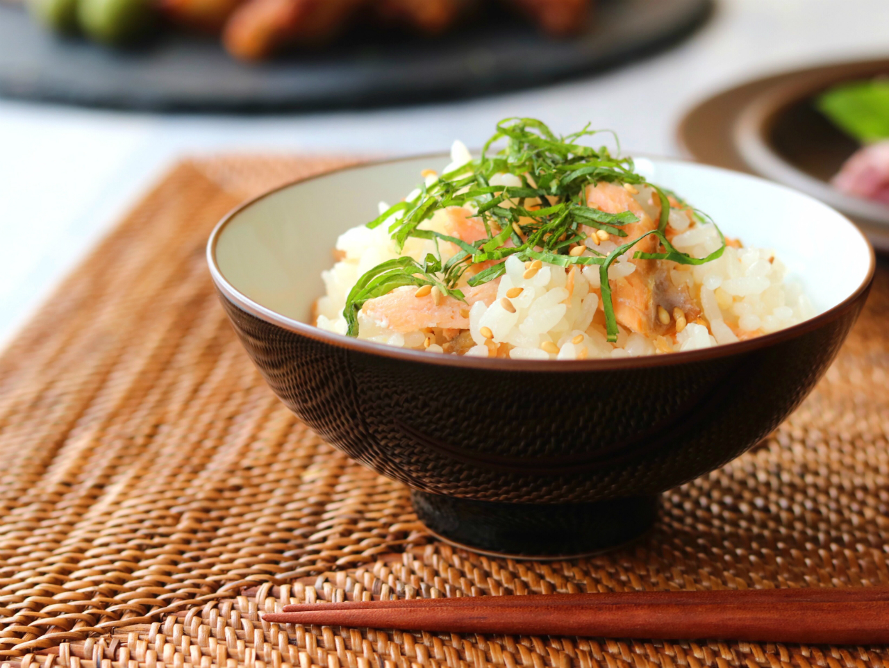 液体塩こうじで鮭と大葉の炊き込みご飯