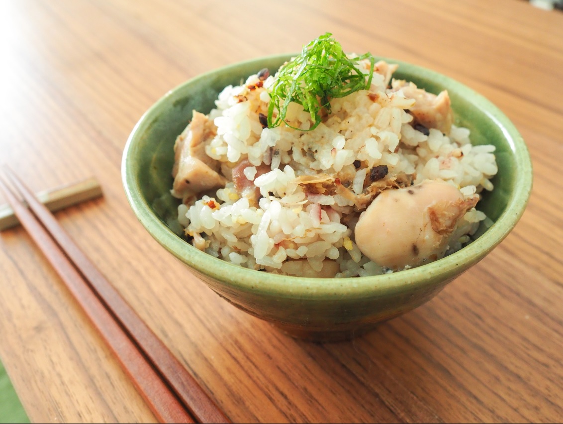 液体塩こうじで鶏肉の炊き込みだしご飯