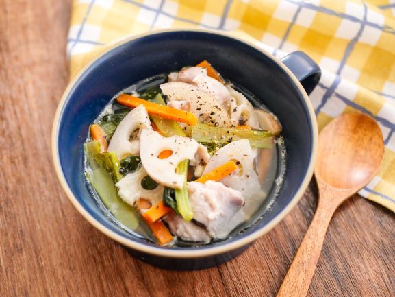 一食分の野菜🥕鶏肉の根菜のうま塩スープ