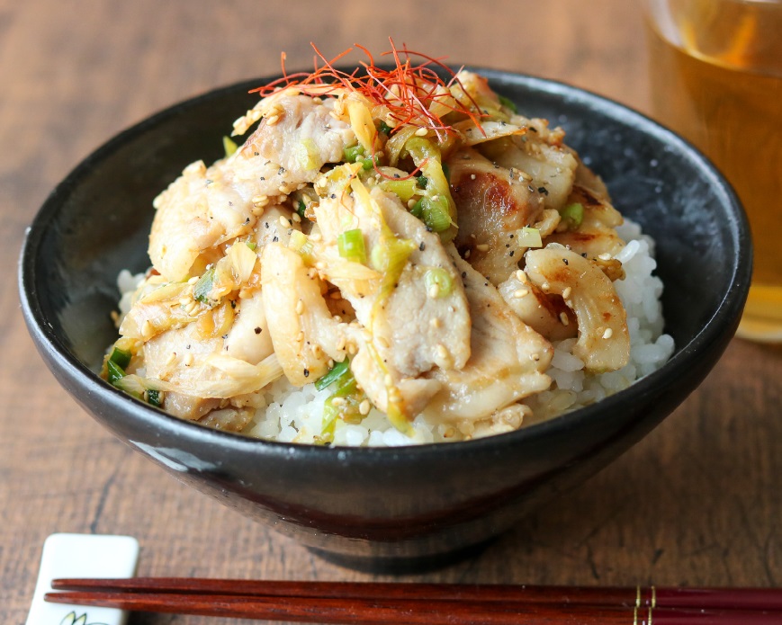 スタミナねぎ塩豚丼☀