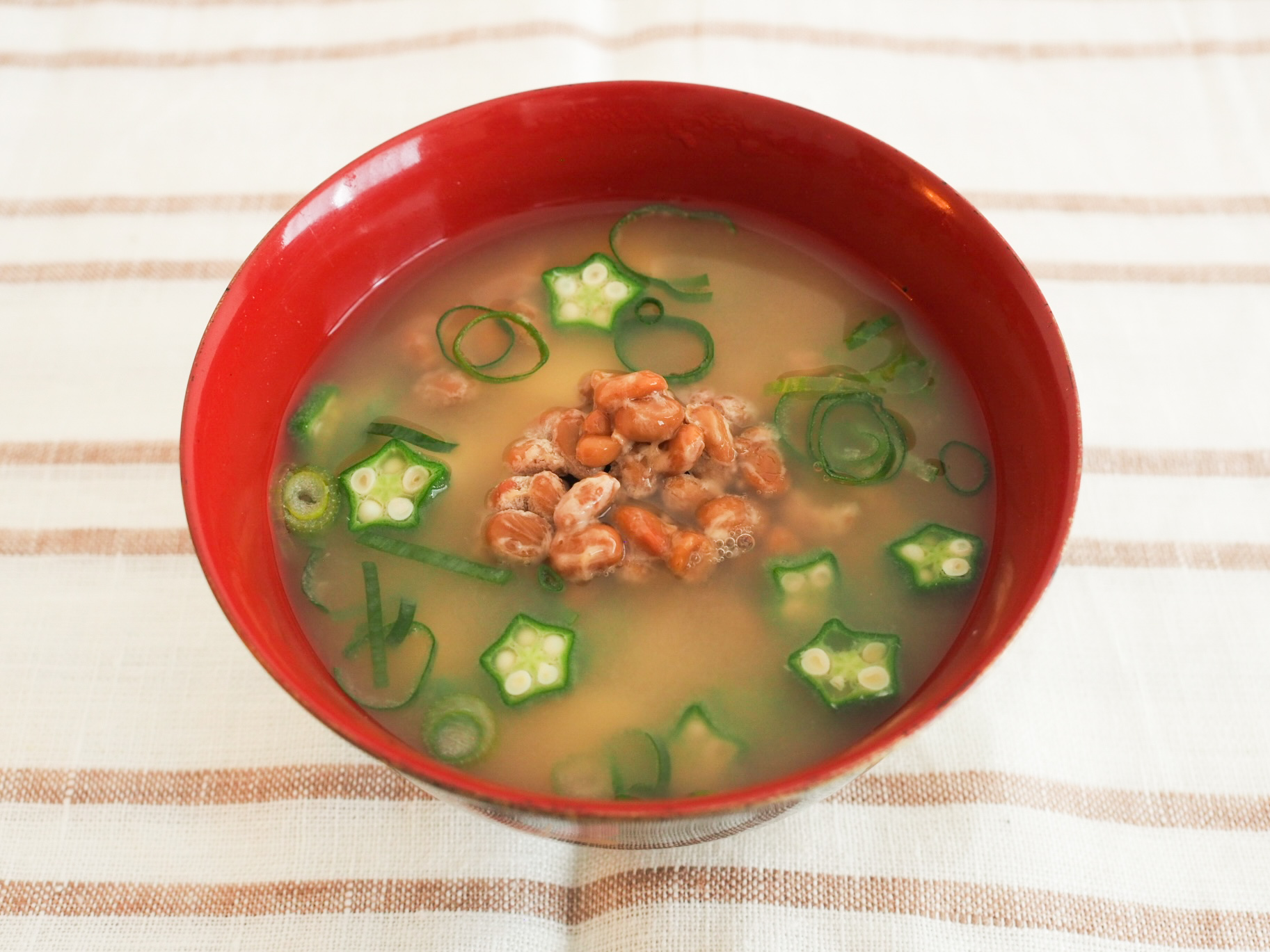 簡単♪おくらと納豆のねばねばみそ汁