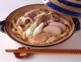 みその旨みと香ばしさを堪能！みそ煮こみうどん